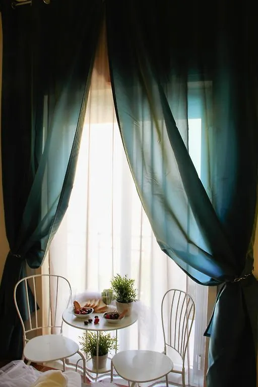 Retro Rooms Cefalù 0*,  Italië